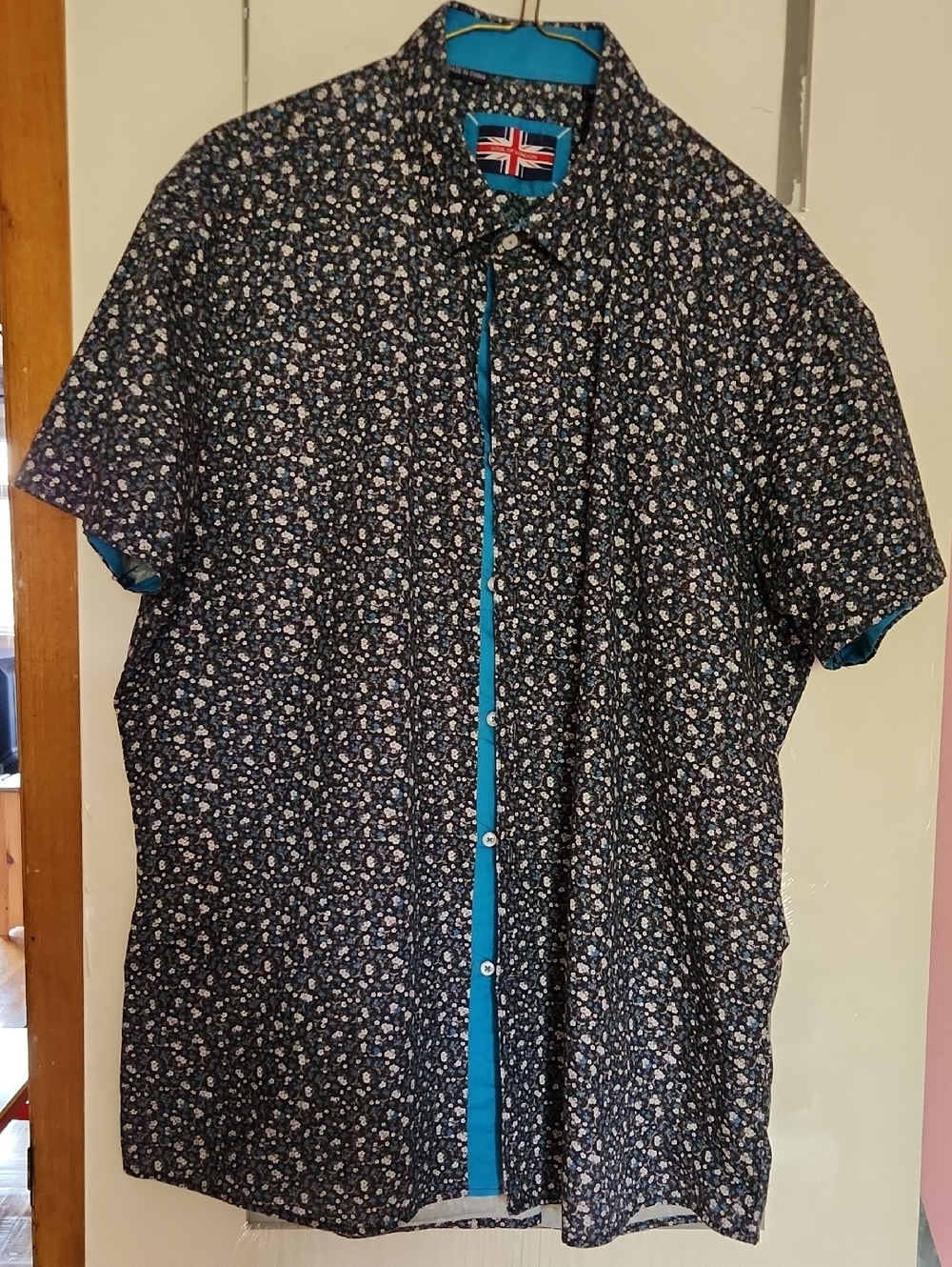 Men's Navy Floral Short-Sleeve Button-Up Shirt